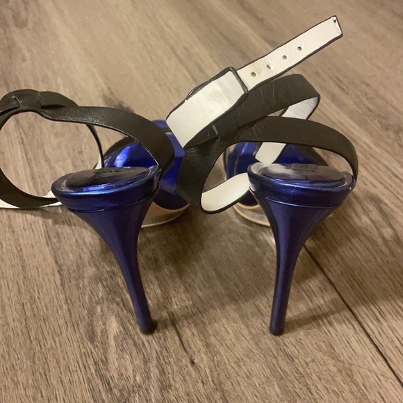 BCBG silver blue platform Heels - Picture 2 of 3